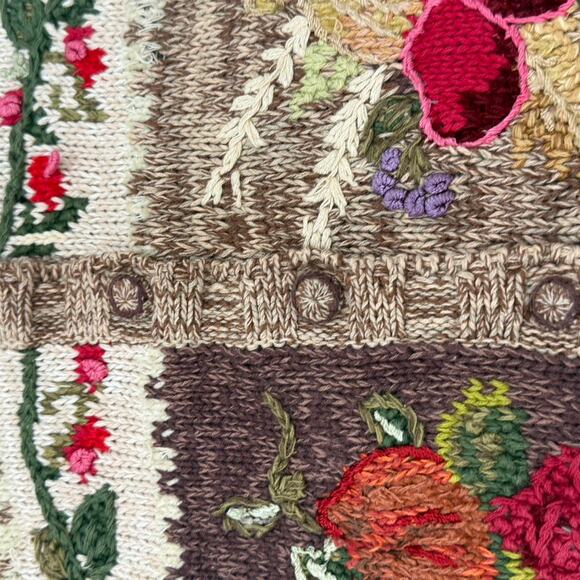 Brown vintage cardigan with floral - Picture 7 of 9